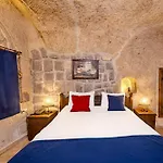 Grand Elite Cave Hotel 2*
