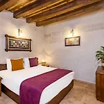 Hotel Grand Elite Cave