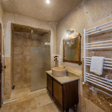 Grand Elite Cave Hotell 2*