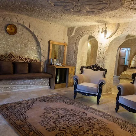 Grand Elite Cave Γκόρεμε